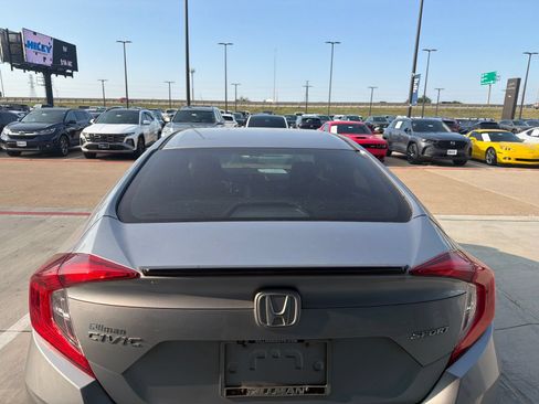 Used 2020 Honda Civic Sport image 4