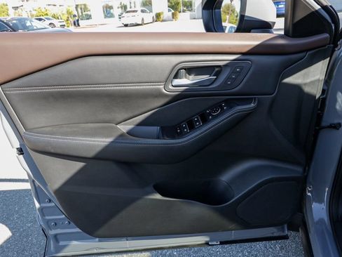 Used 2023 Nissan Rogue SL w/ SL Premium Package FWD image 13