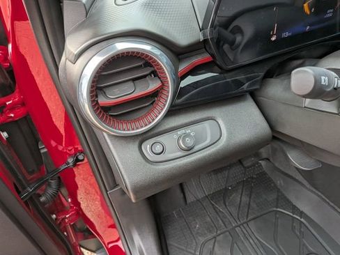 New 2026 Chevrolet Trax RS w/ Sunroof Package image 19