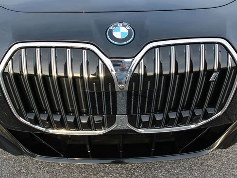Used 2024 BMW i7 xDrive60 AWD/4WD image 56