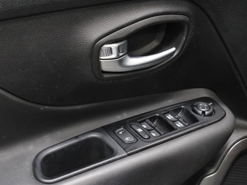 Used 2020 Jeep Renegade Limited w/ LED Lighting Group image 22