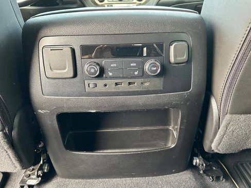 Used 2019 GMC Yukon Denali w/ Denali Ultimate Package image 24