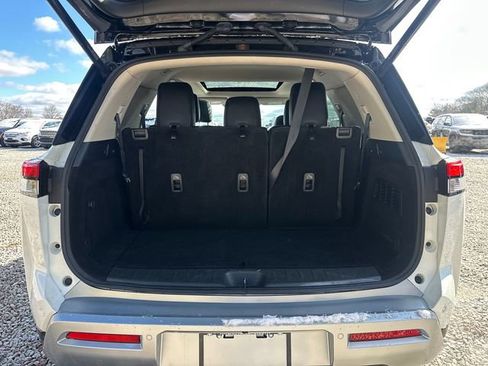 Used 2024 Nissan Pathfinder SL w/ SL Premium Package image 13