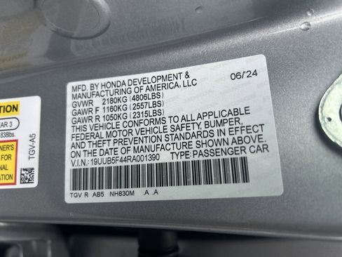 Used 2024 Acura TLX w/ Technology Package image 36