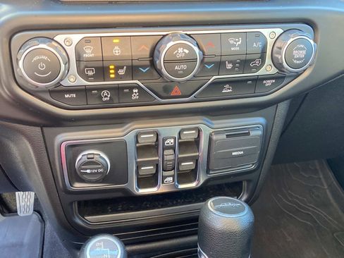 Certified 2021 Jeep Gladiator Sport image 35