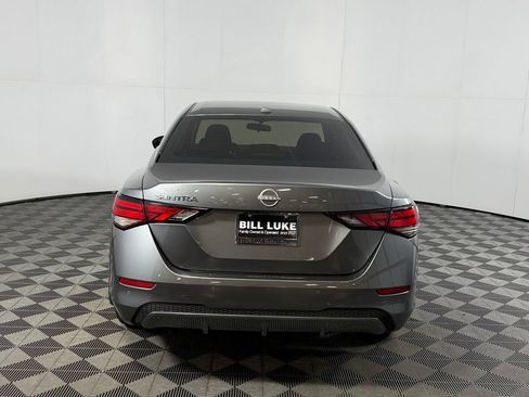 Used 2025 Nissan Sentra SV FWD image 8