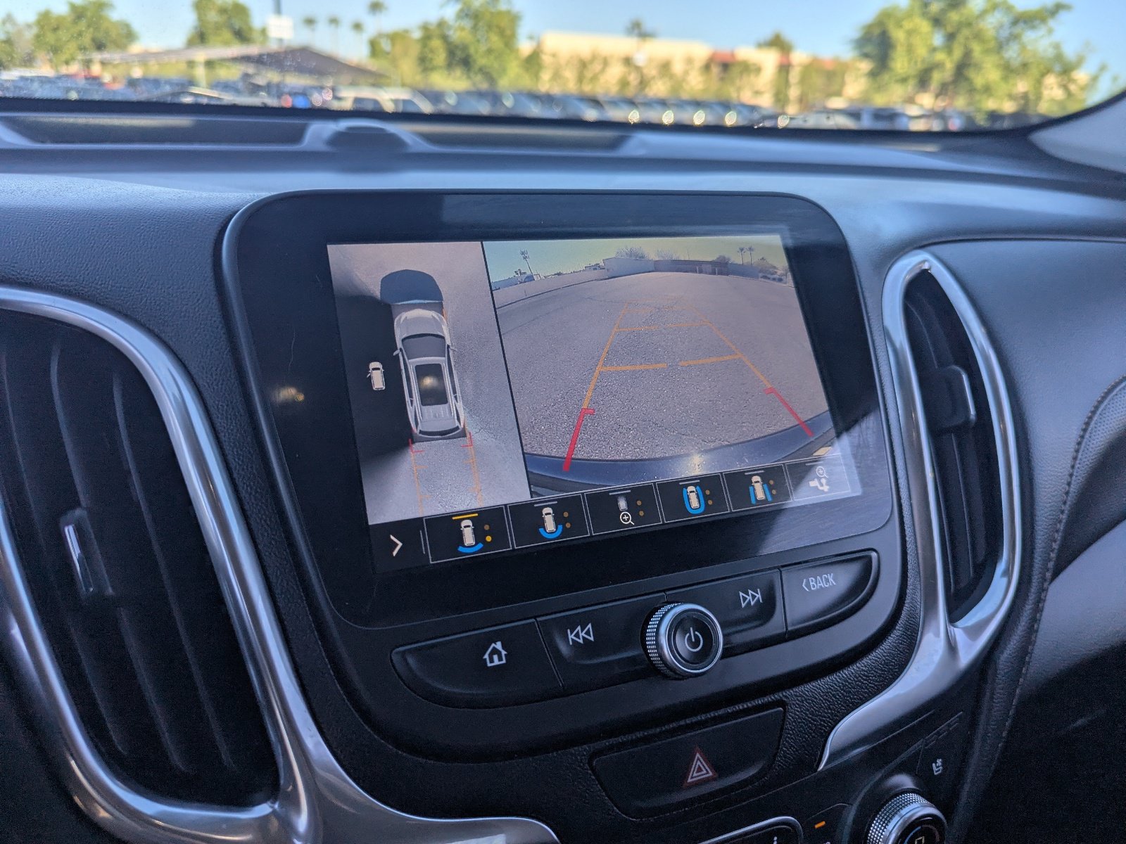 Used 2021 Chevrolet Equinox Premier FWD image 24