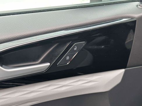 Used 2024 Volkswagen Taos S image 16