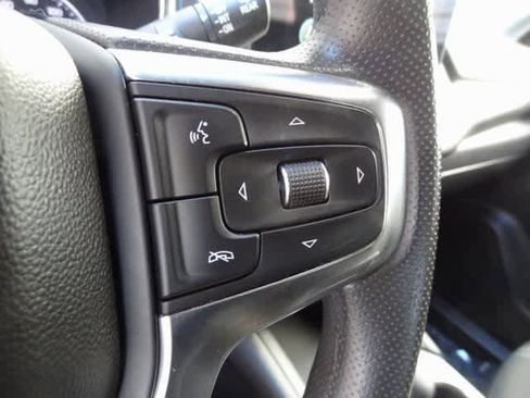 Used 2023 Chevrolet Blazer LT image 18