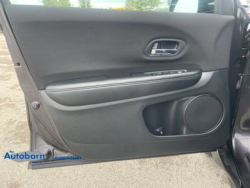 Used 2018 Honda HR-V LX image 10