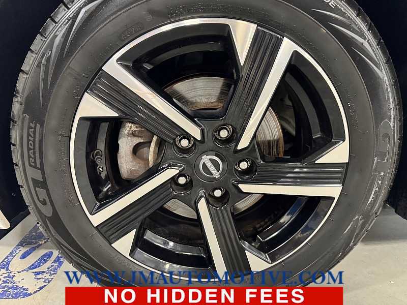 Used 2024 Nissan Sentra SV FWD image 9