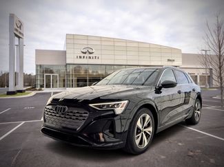 Used 2024 Audi Q8 e-tron Premium Plus w/ Premium Plus Package AWD/4WD video 1
