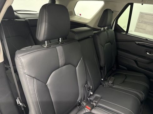 New 2025 Honda Pilot Touring image 25