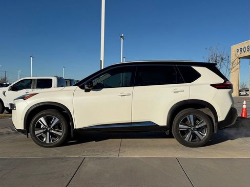 Used 2022 Nissan Rogue Platinum w/ Head-Up Display Package image 10