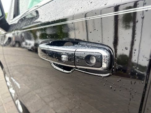 Used 2022 Chevrolet Tahoe High Country image 11