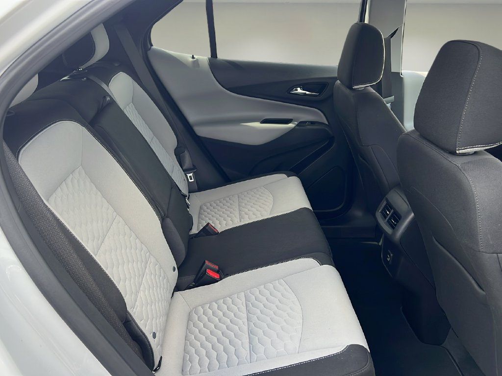 Used 2021 Chevrolet Equinox LS w/ LS Convenience Package FWD image 16