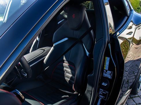 Certified 2025 Ferrari Purosangue image 6