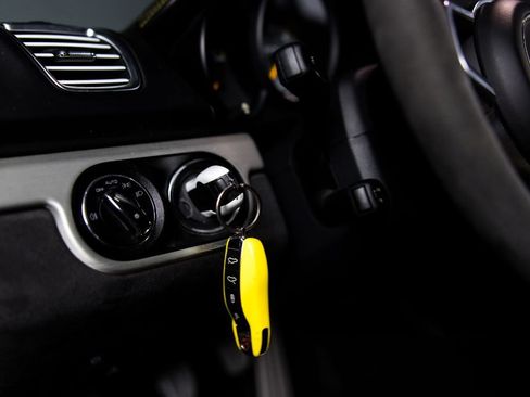 Used 2016 Porsche Cayman GT4 RWD image 15