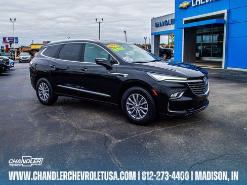 Used 2024 Buick Enclave Essence w/ Technology Package FWD image 1