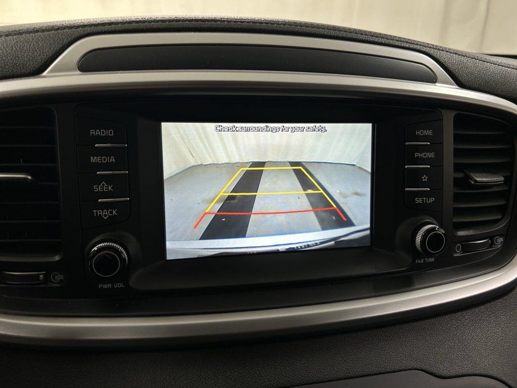 Used 2020 Kia Sorento LX w/ LX I4 Convenience Package AWD/4WD image 15