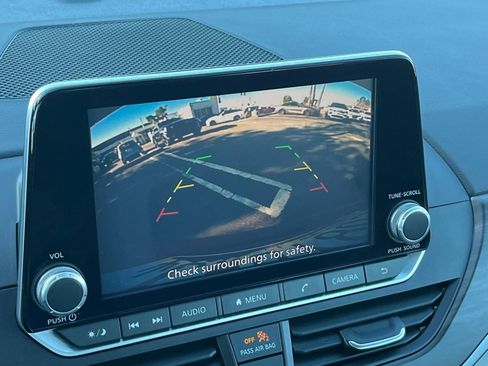 Used 2025 Nissan Altima 2.5 SV image 24