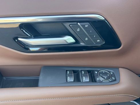 New 2026 Chevrolet Suburban High Country image 8