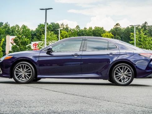 Used 2022 Toyota Camry XLE FWD image 10