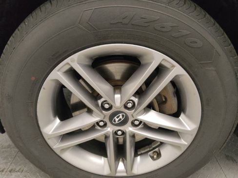 Used 2018 Hyundai Santa Fe Sport FWD image 31