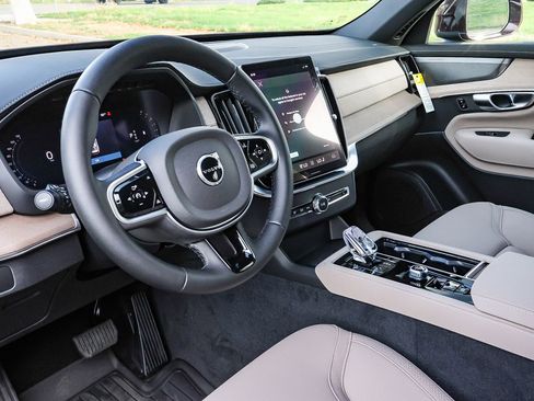 New 2026 Volvo XC90 B5 Plus image 28