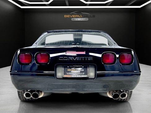 Used 1994 Chevrolet Corvette Coupe RWD image 4