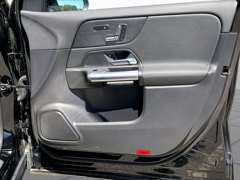Certified 2023 Mercedes-Benz GLA 250 4MATIC image 23