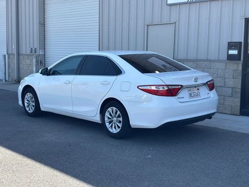 Used 2016 Toyota Camry LE FWD image 5