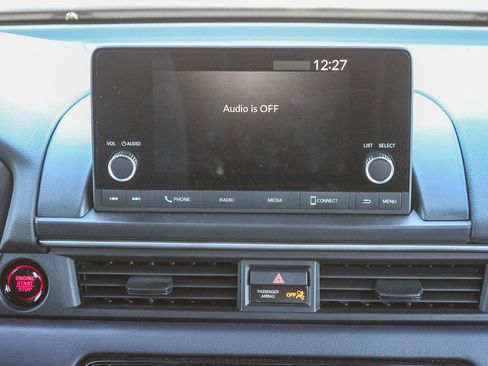 Used 2025 Honda Pilot Sport image 16