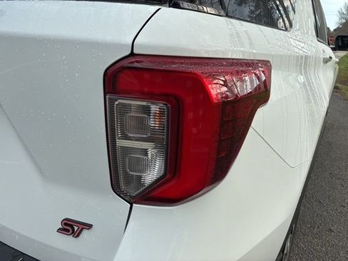 Used 2023 Ford Explorer ST-Line w/ Class IV Trailer Tow Package image 14