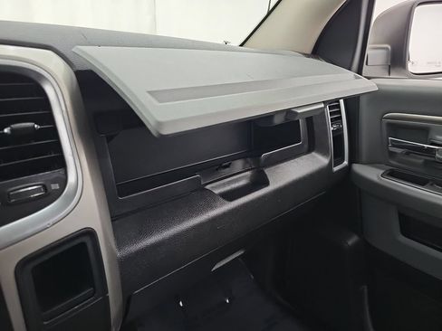 Used 2019 RAM 1500 Classic SLT RWD image 30