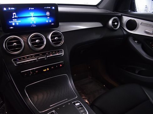 Used 2021 Mercedes-Benz GLC 300 4MATIC image 24