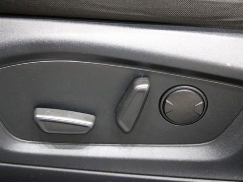 Used 2022 Ford Explorer XLT RWD image 20