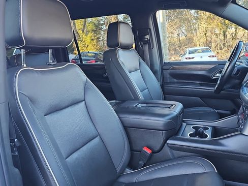 Used 2023 Chevrolet Suburban Premier image 25