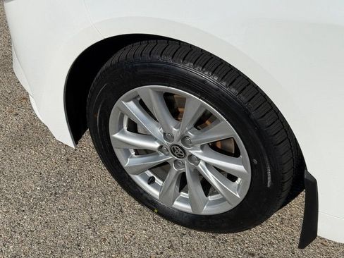 Used 2024 Toyota Corolla LE w/ LE Convenience Package FWD image 10