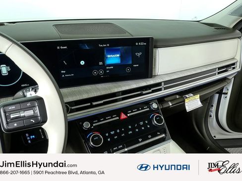 Certified 2025 Hyundai Santa Fe Calligraphy image 19
