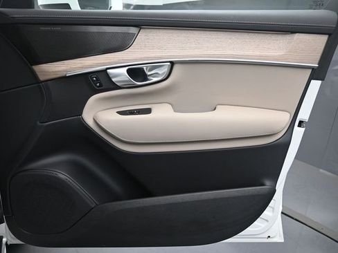 Certified 2026 Volvo XC90 B6 Plus w/ Protection Package Premier AWD/4WD image 32