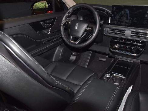 New 2026 Lincoln Corsair Premiere FWD image 14