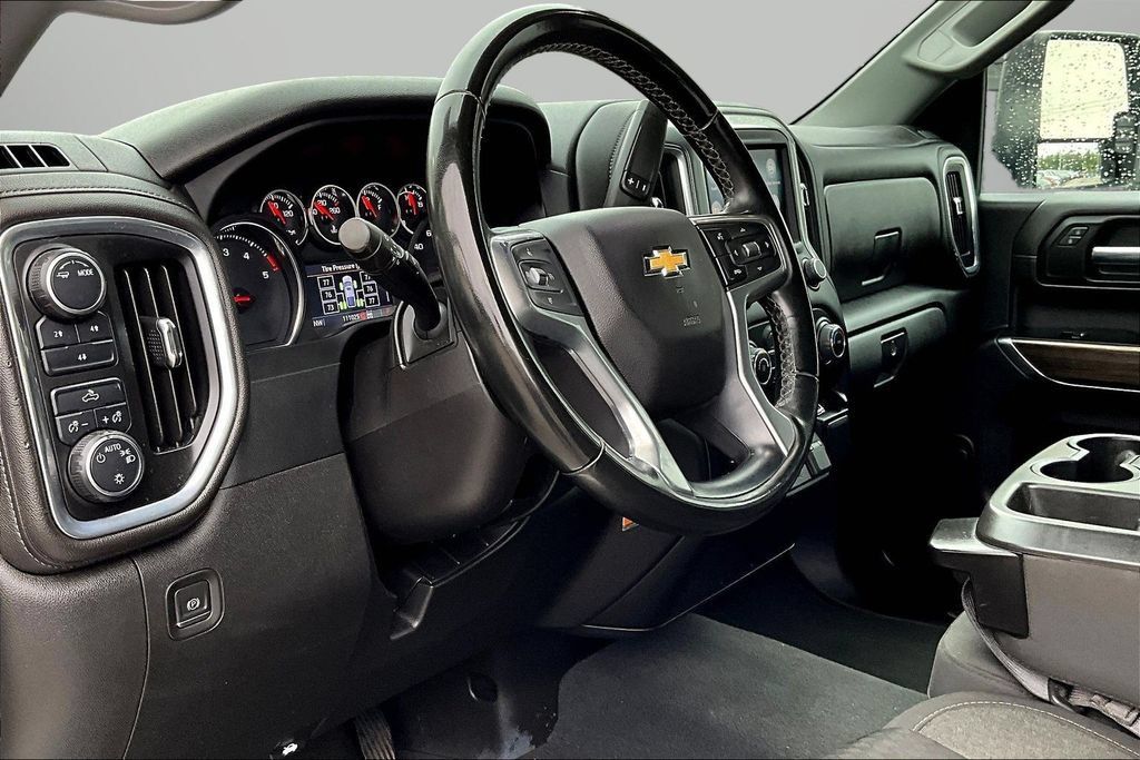 Used 2023 Chevrolet Silverado 3500 LT AWD/4WD image 14
