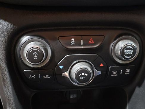 Used 2013 Dodge Dart Limited w/ Mopar 13 Group image 28