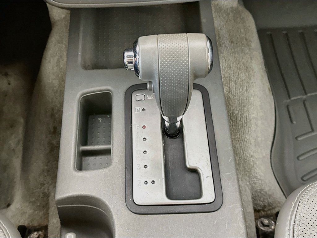 Used 2013 Nissan Frontier SL w/ Moonroof Pkg RWD image 16