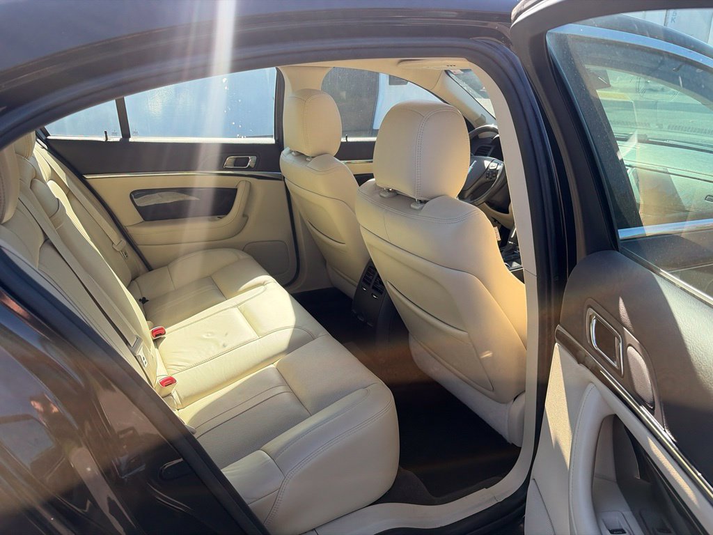 Used 2013 Lincoln MKS AWD image 7