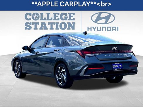 Used 2025 Hyundai Elantra Sport image 8