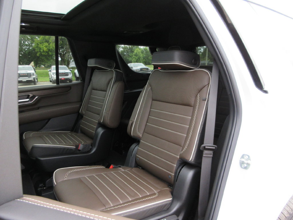 New 2026 GMC Yukon Denali Ultimate AWD/4WD image 12
