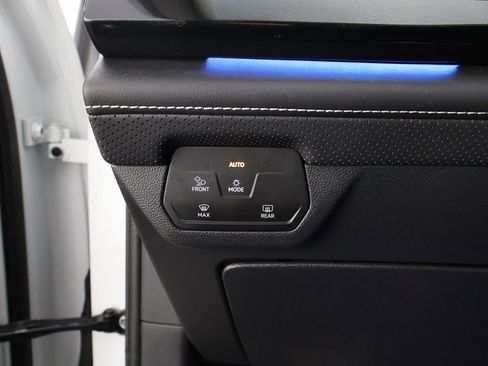 Used 2024 Volkswagen Atlas SEL Premium R-Line AWD/4WD image 41