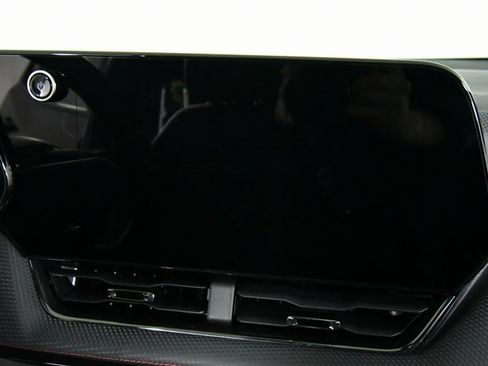 Used 2025 Chevrolet Equinox RS w/ Safety and Technology Package image 4